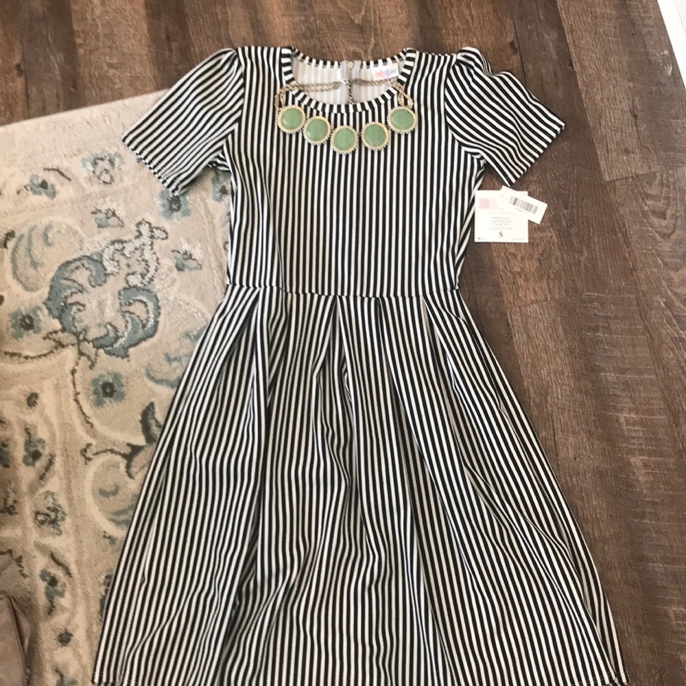 Lularoe Amelia